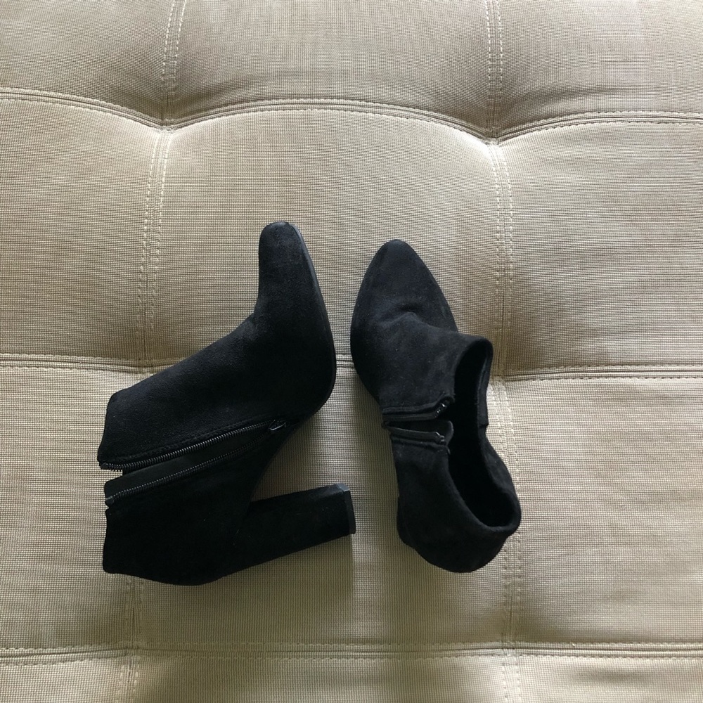 Chunky heeled black bootie